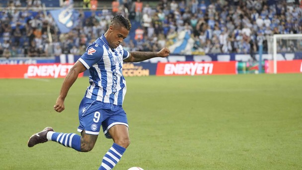 ¡El renacer definitivo! Mariano guía el recital histórico del Alavés ante Osasuna