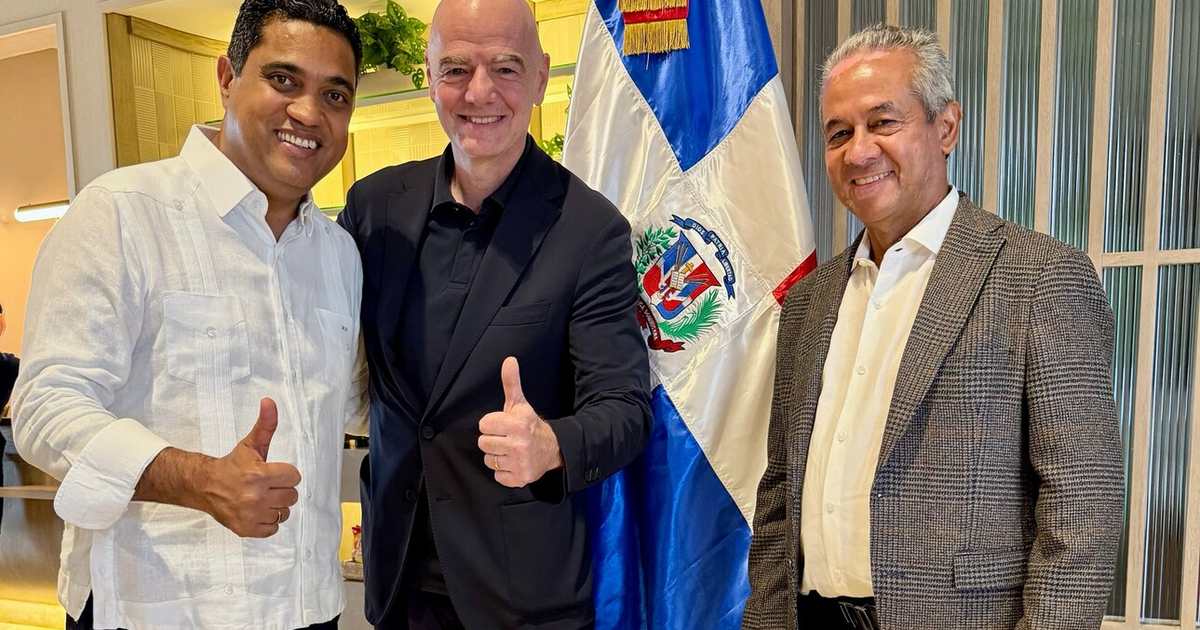 Gianni Infantino celebra en República Dominicana la nueva era del fútbol local